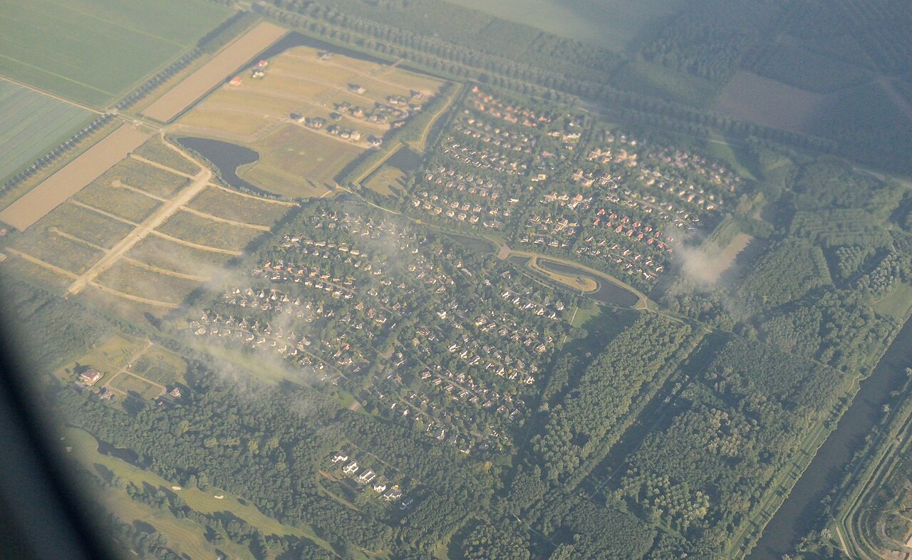 Luchtfoto van Almere Hout