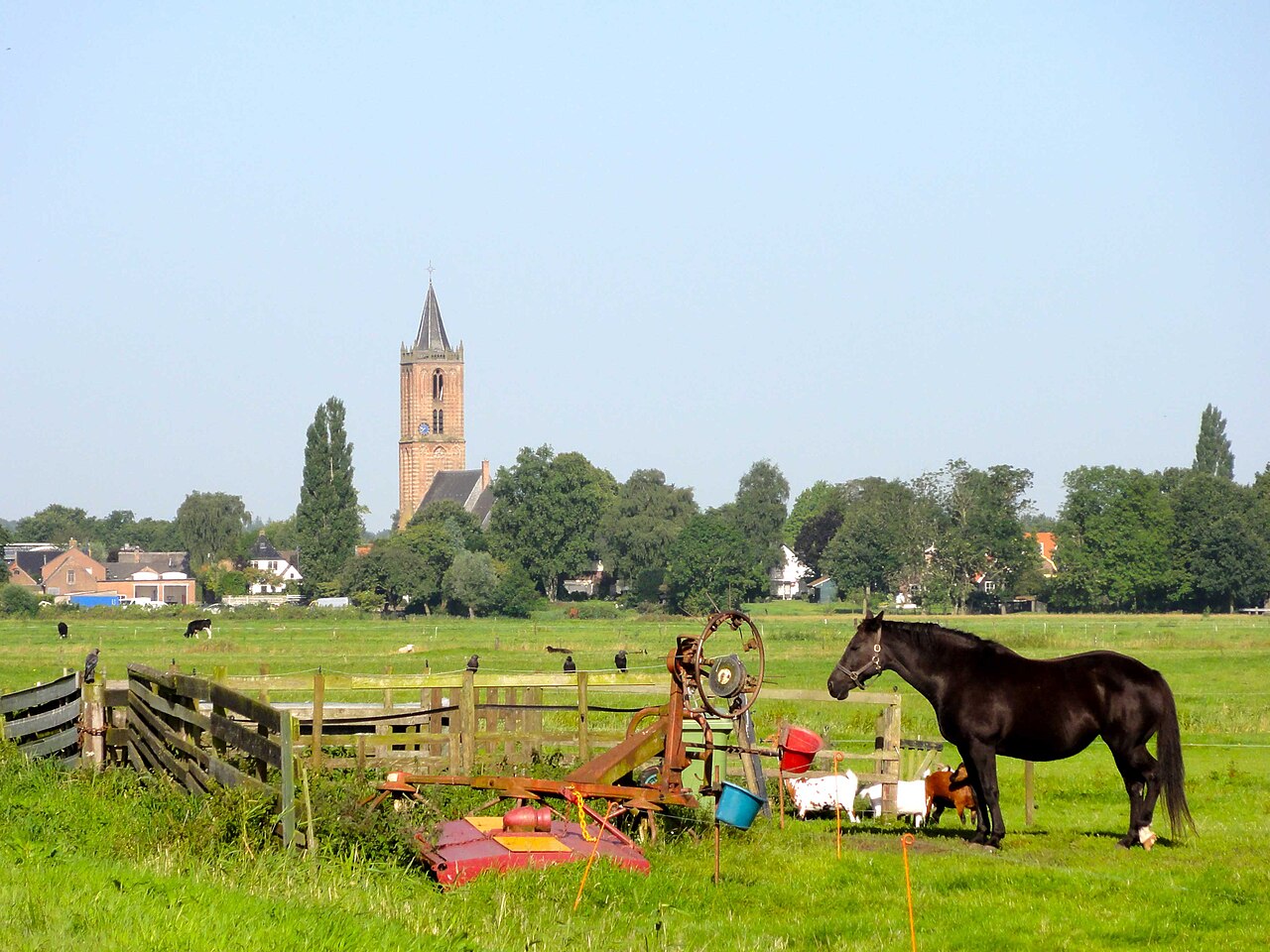 Zicht op Eemnes met de dorpskerk