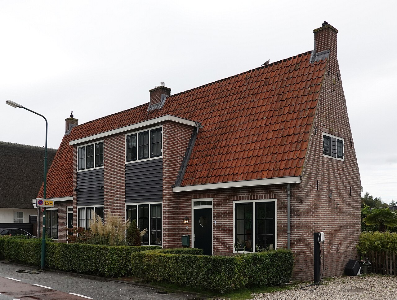 Woning aan het Moleneind in Kortenhoef