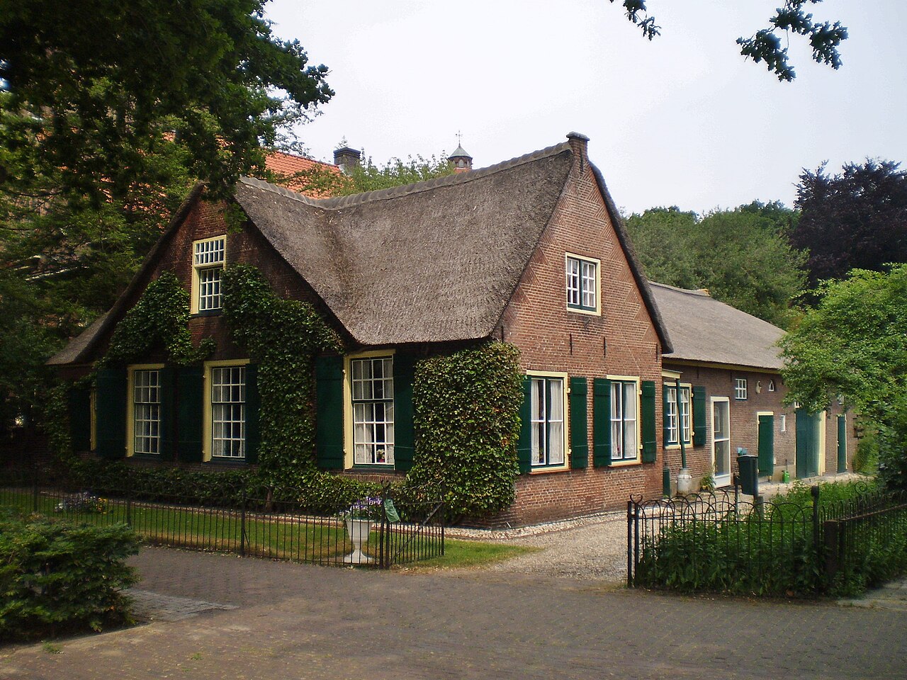 Woning aan de Brink in Laren
